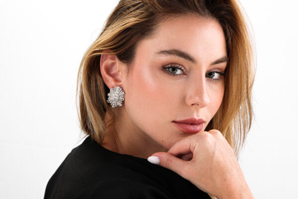Brinco Flor de Baguete | Prata 925 - Image 3